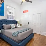 Easy Access To Canal Street Car Near French Quarter