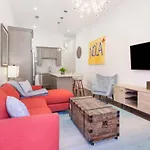 Easy Access To Canal Street Car Near French Quarter