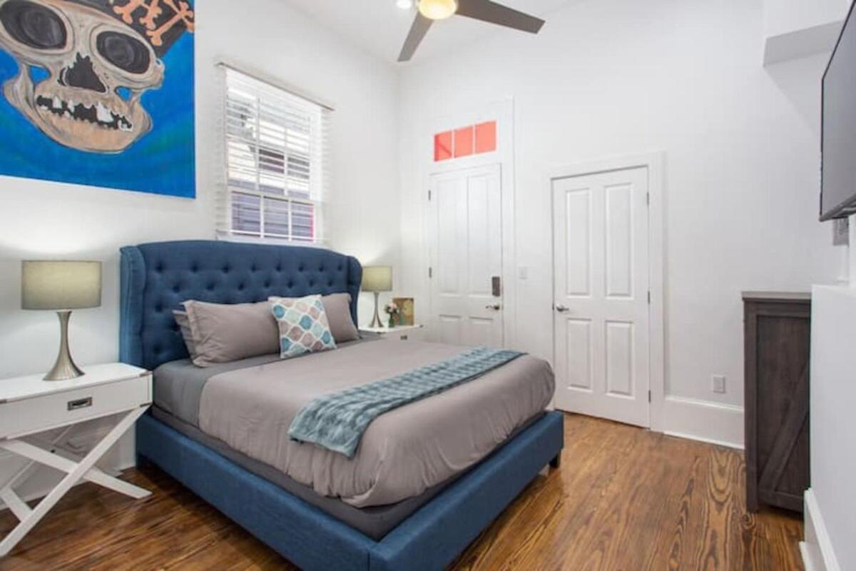 Easy Access To Canal Street Car Near French Quarter Holiday home *