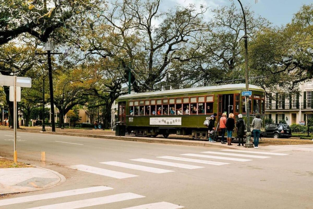 Easy Access To Canal Street Car Near French Quarter * New Orleans